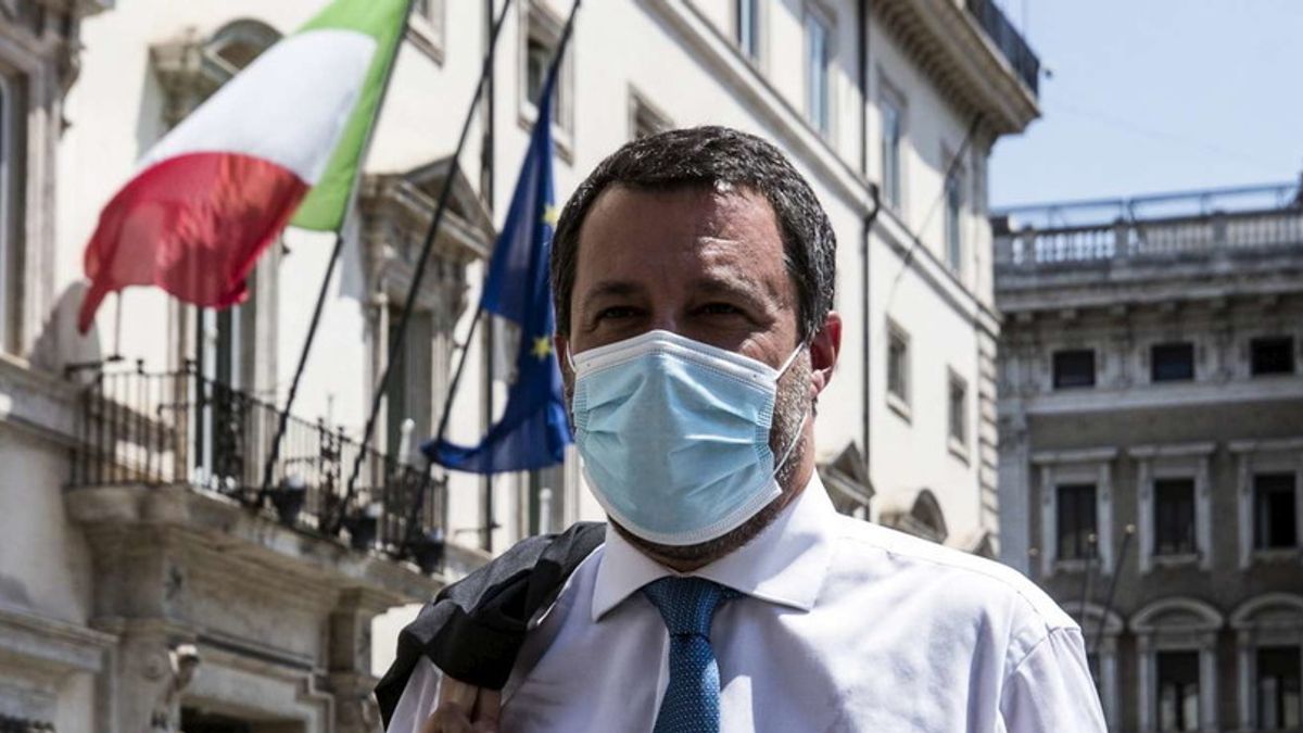 Contrario all'obbligo vaccinale è anche il leader della Lega Matteo Salvini, che ribadisce: "Diremo no alla misura proposta ma resteremo al governo". © Ansa
