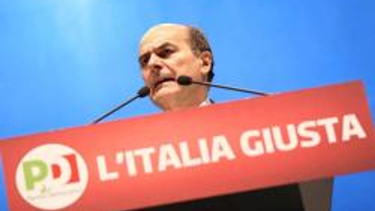  09:43 Bersani: "Berlusconi non distingue verità e bugie"
Berlusconi "è una persona che nella sua testa non distingue verità e menzogna". Lo ha detto Pier Luigi Bersani, a proposito della lettera sull'Imu spedita da Berlusconi agli elettori. "Sono cose sgradevolissime - ha proseguito il leader del Pd - anch'io ho visto persone, anziani, fraintendere". © LaPresse