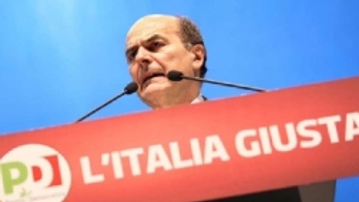  09:43 Bersani: "Berlusconi non distingue verità e bugie"
Berlusconi "è una persona che nella sua testa non distingue verità e menzogna". Lo ha detto Pier Luigi Bersani, a proposito della lettera sull'Imu spedita da Berlusconi agli elettori. "Sono cose sgradevolissime - ha proseguito il leader del Pd - anch'io ho visto persone, anziani, fraintendere". © LaPresse