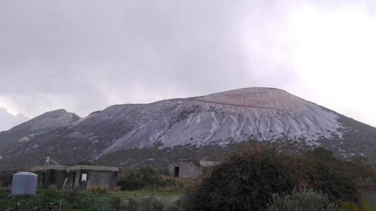 Neve sull'Etna © ansa