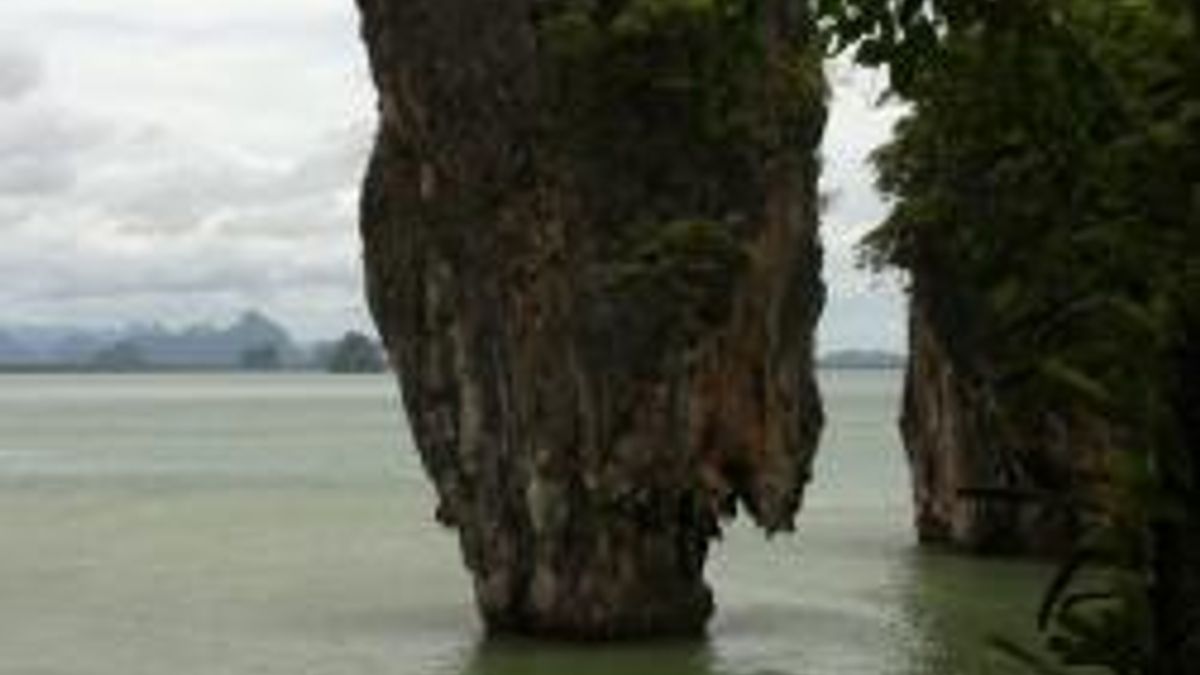 Le rocce di Phuket, riprese nel film L'uomo dalla pistola d'oro.  © Dal Web