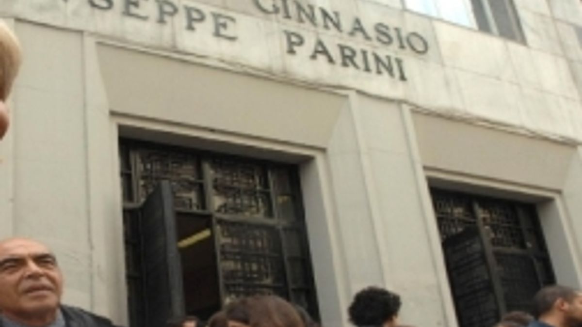 Il liceo Parini di Milano © LaPresse