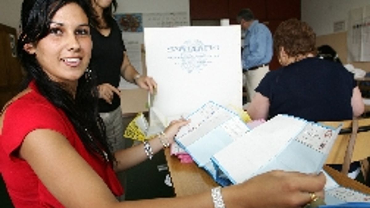  © Ansa