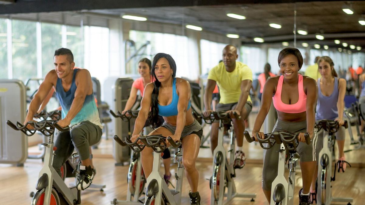  Un corso di spinning: intenso e coinvolgente © Istockphoto