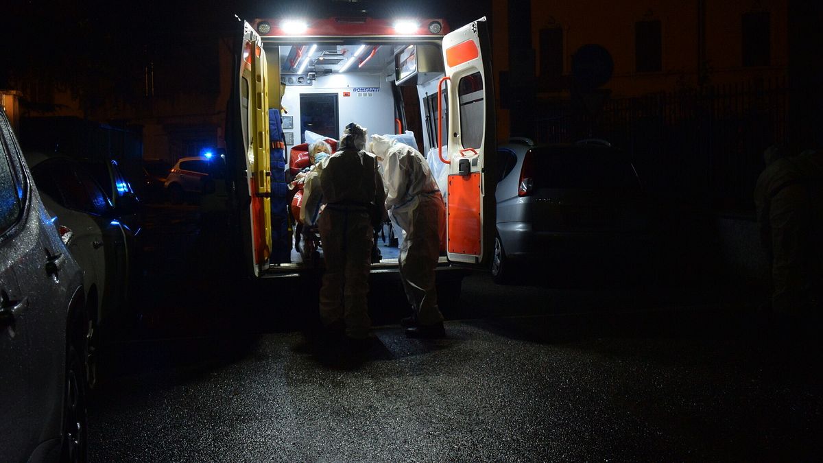 I volontari della Croce Rossa in servizio 118 nell'hinterland milanese © Tgcom24