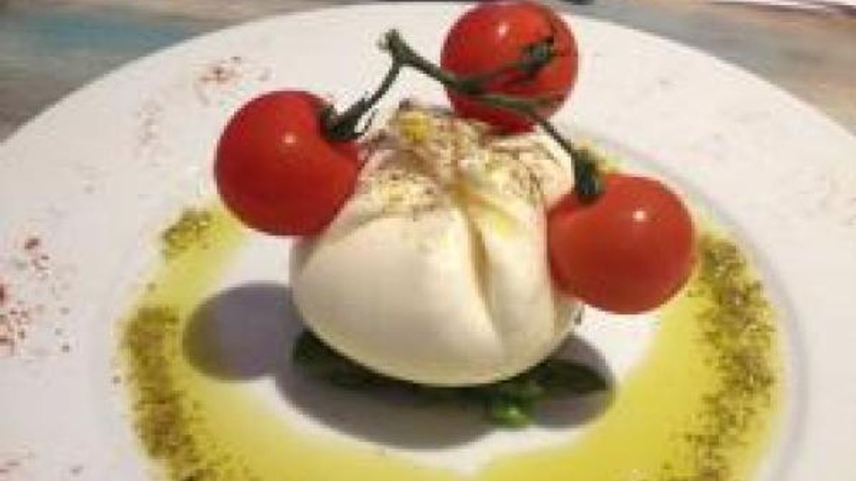 
      Insalata di burrata su zattera di asparagi e pomodorini
    © tgcom24