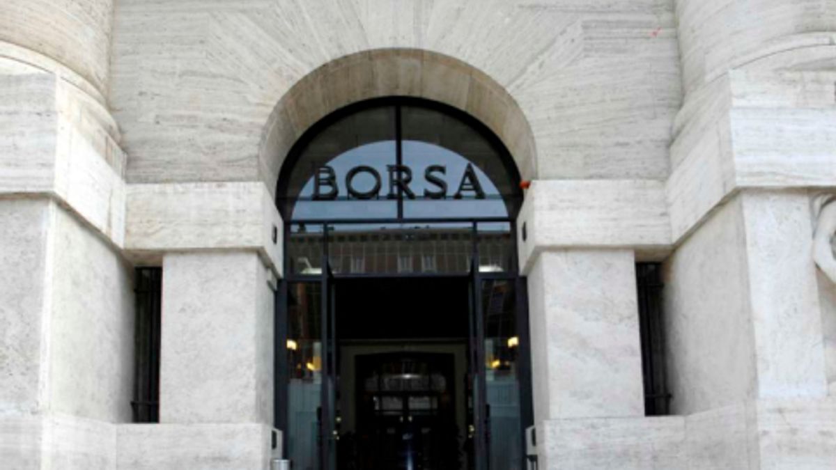  © agenzia