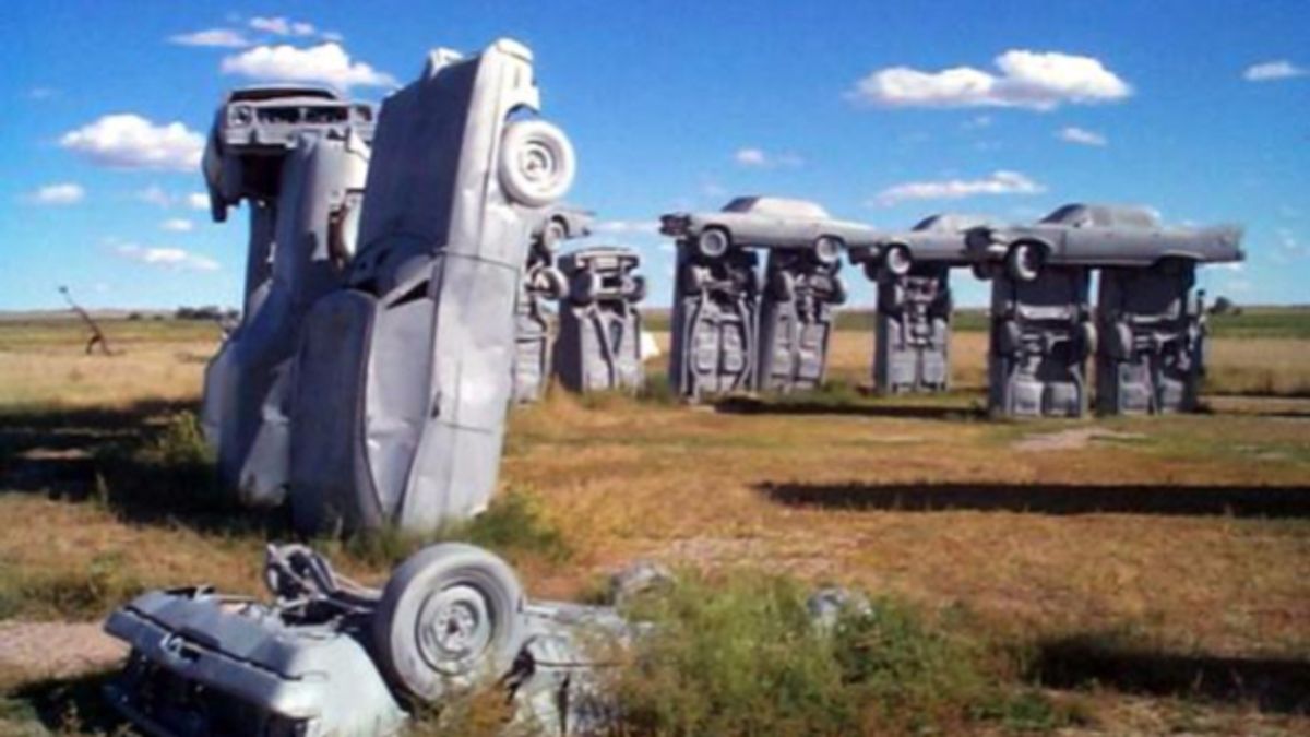 
      Carhenge, negli Stati Uniti
    © dal-web