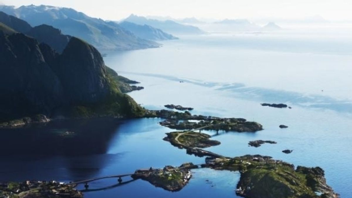 
      Isole Lofoten, foto Fredriksson
    © ente-del-turismo