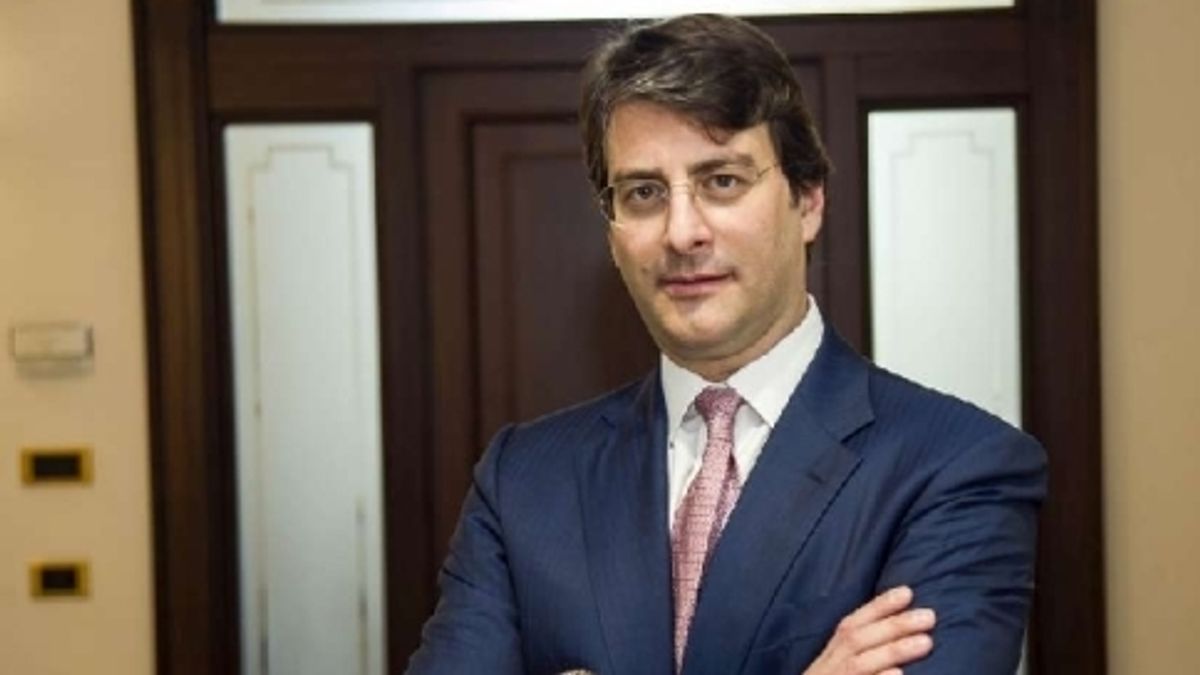 
    © agenzia