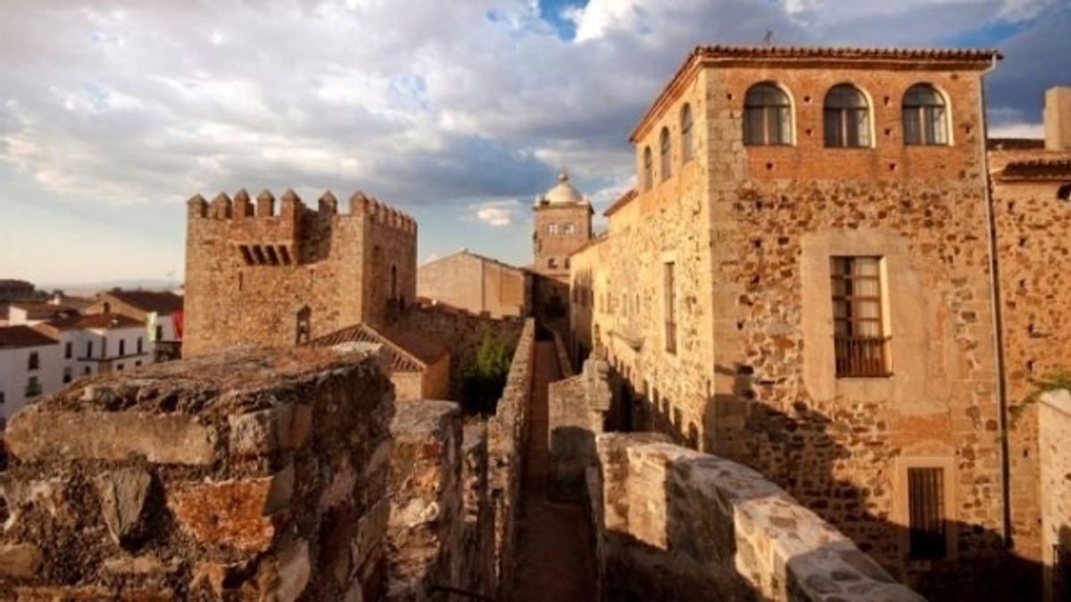 
      Cáceres, centro storico
    © ente-del-turismo