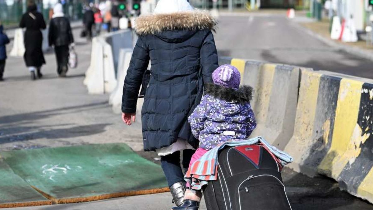  Aumenta il numero dei profughi ucraini che raggiungono la Polonia: i passaggi di frontiera per le auto sono otto, e quattro per i treni (inclusi due per treni di merci) © Ansa