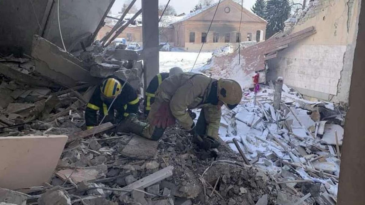 Macerie ed edifici distrutti a Kharkiv dopo i bombardamenti dell'esercito russo © Ansa