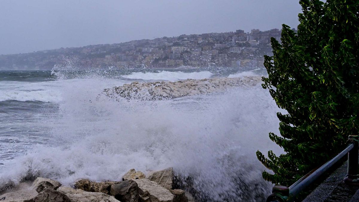 Il maltempo a Napoli © Ansa
