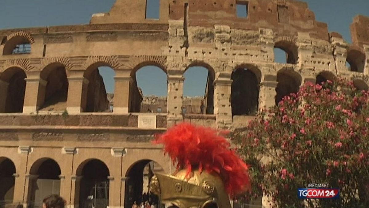 Roma, stop ai centurioni al Colosseo © Da video