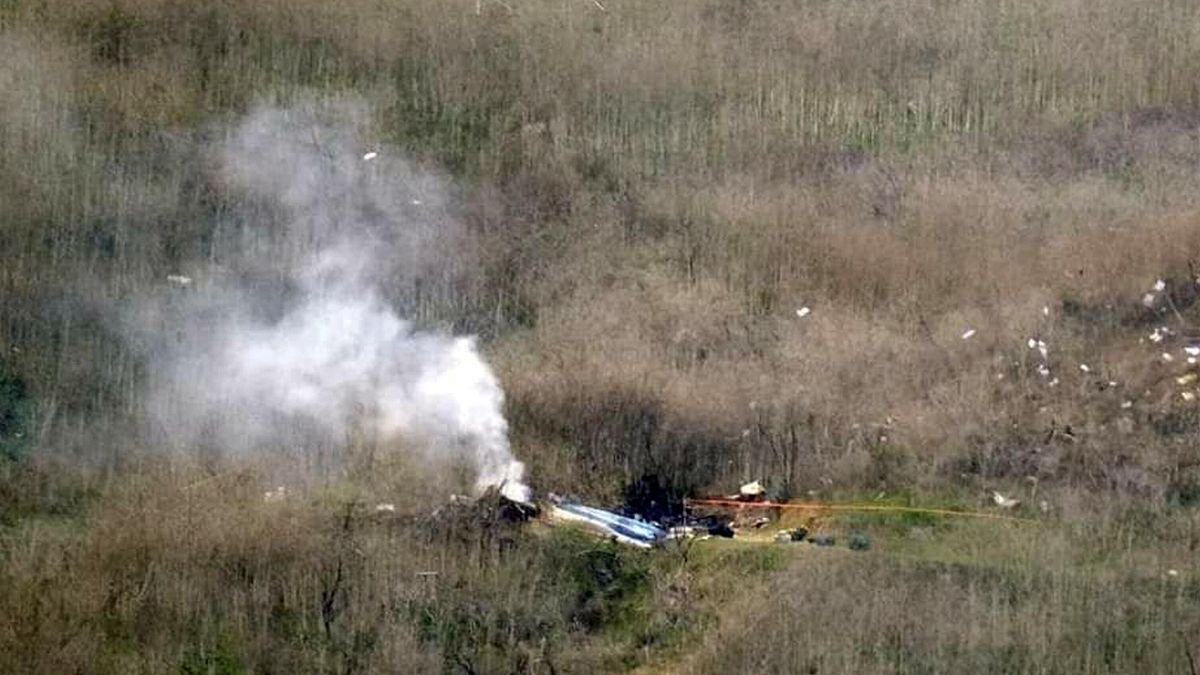 I rottami dell'elicottero precipitato nel Foggiano © Ansa