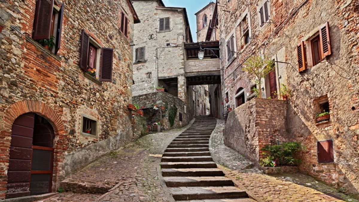  Il borgo medievale di Anghiari © Istockphoto