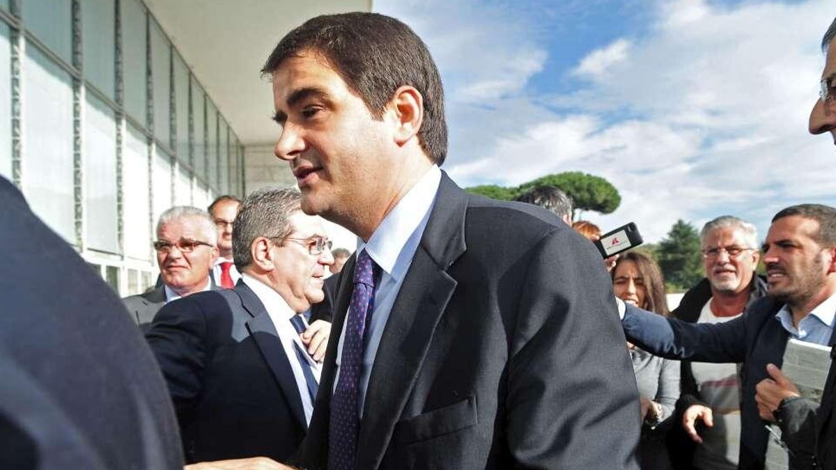 Buon profeta è stato Raffaele Fitto che aveva previsto l'ondata grillina in Puglia. E infatti non è riuscito a farsi eleggere con la sua lista Noi per l'Italia. © agenzia