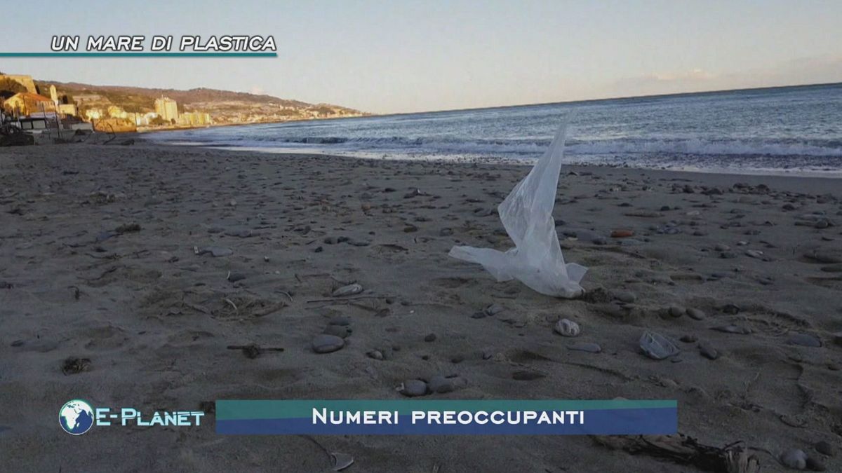 Un mare di plastica © Da video
