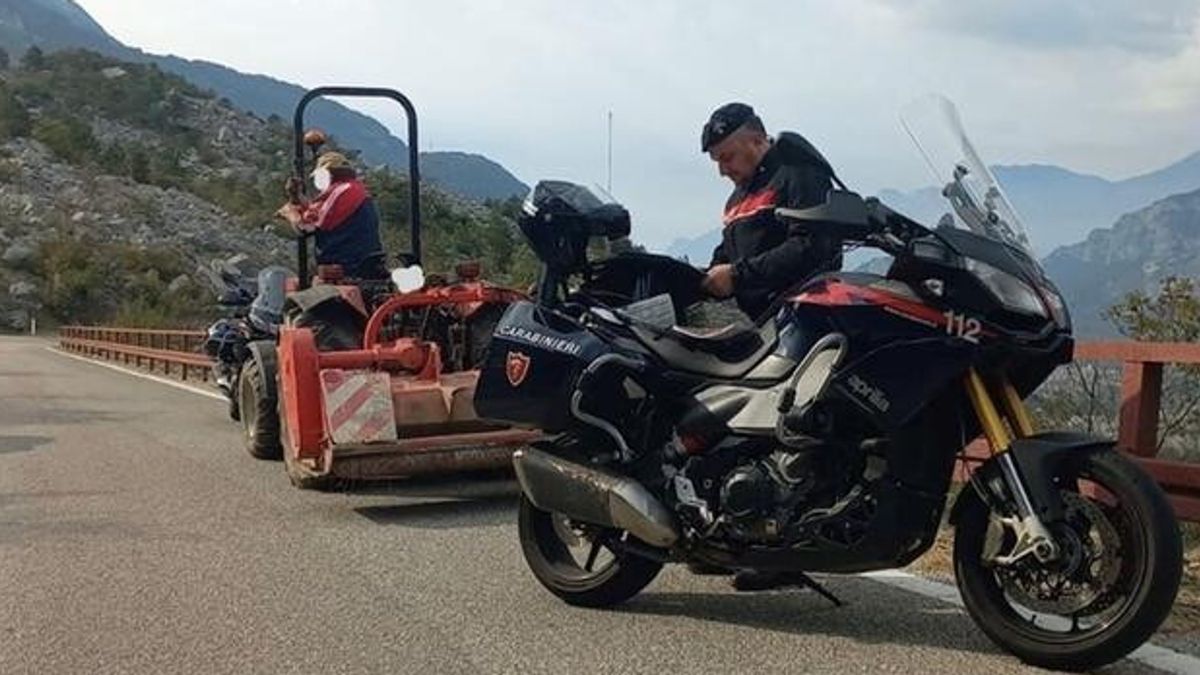  Carabinieri Trento trattore truccato © Carabinieri