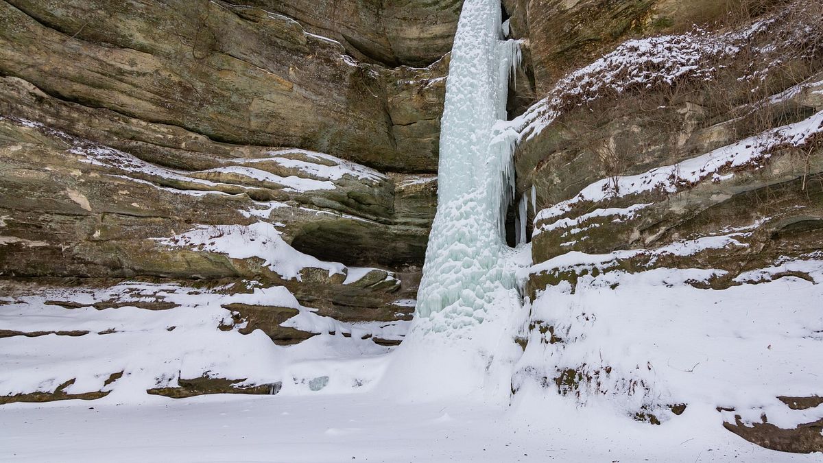  Wildcat Canyon, Starved Rock State Park, Illinois  © Istockphoto