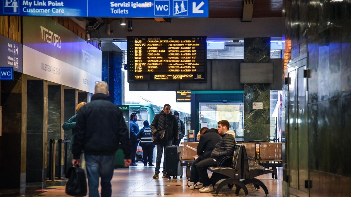 Sciopero Trenord alla stazione di Cadorna, Milano © Ansa