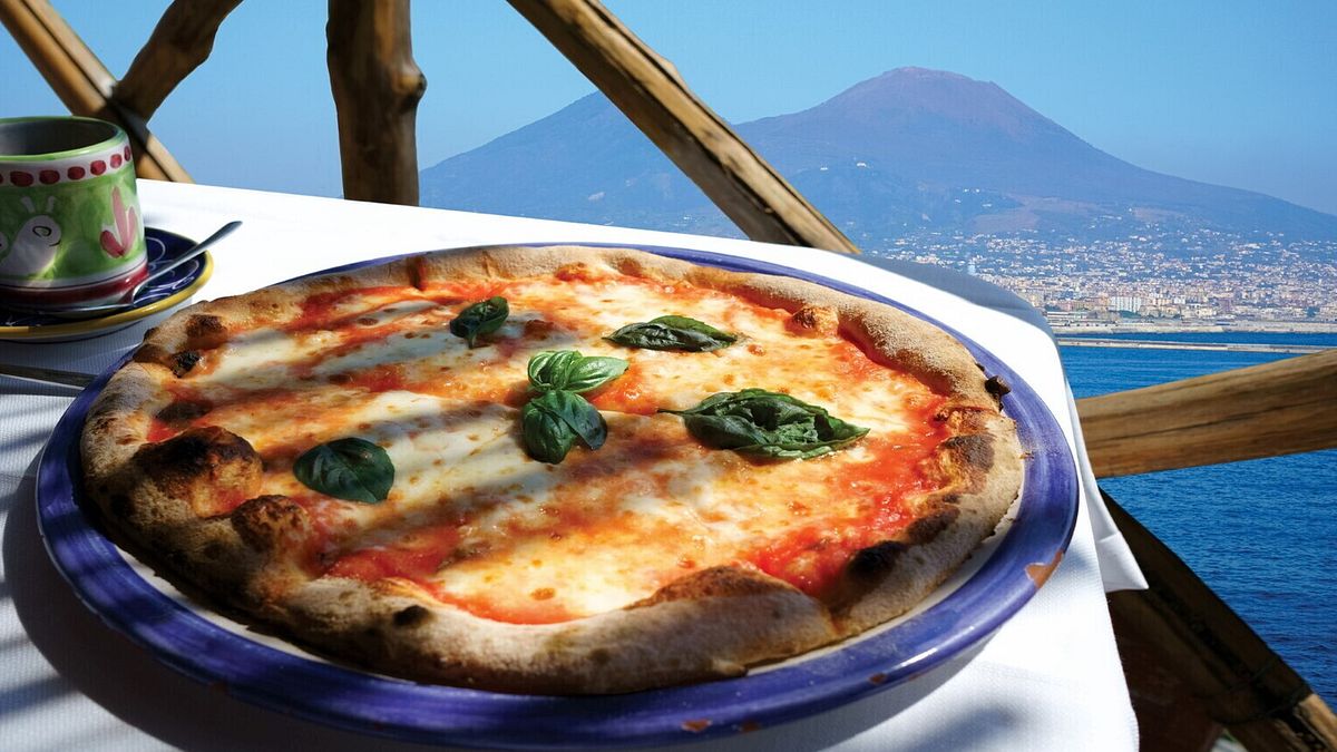 Non c'è Napoli senza la pizza! © Istockphoto