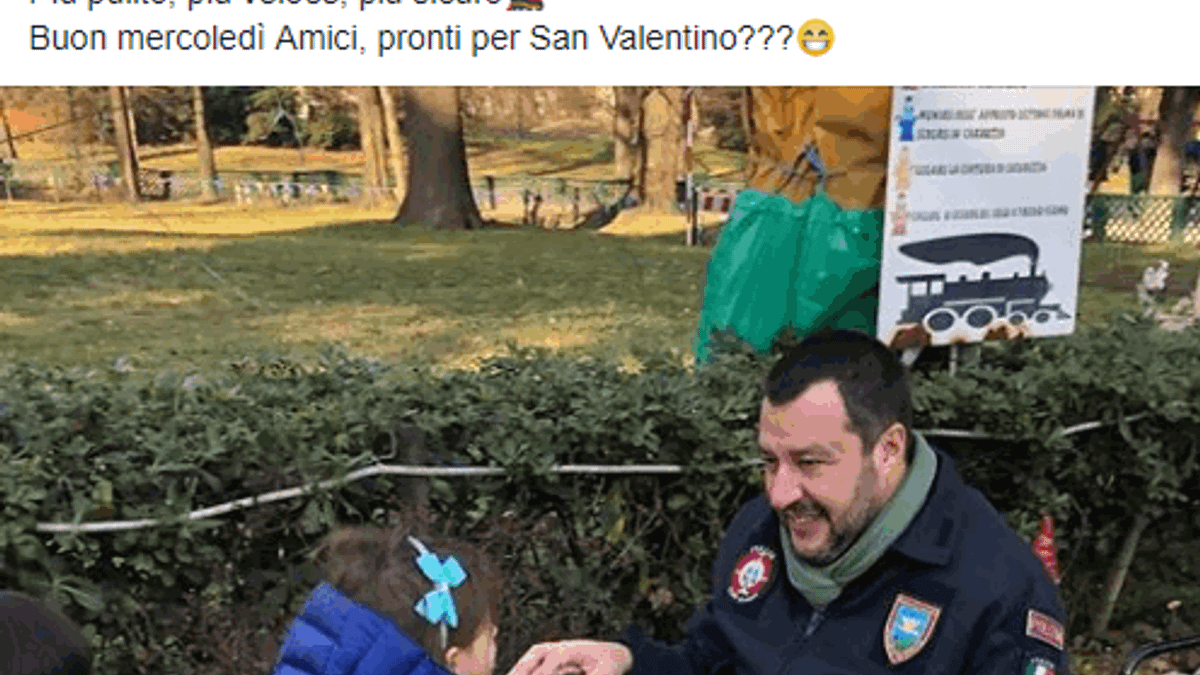  © facebook