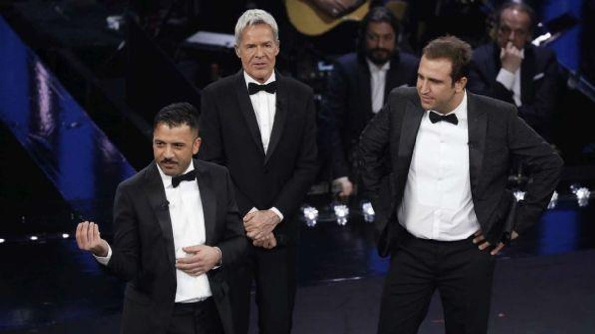  © agenzia