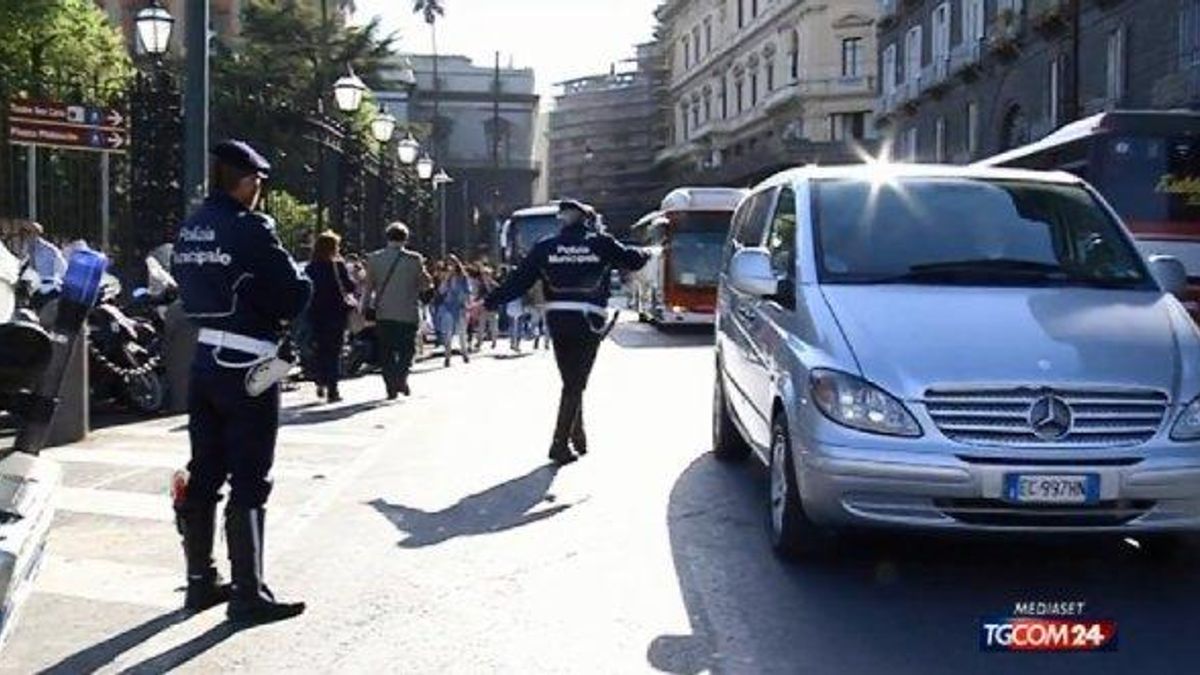 vigili urbani napoli © da-video