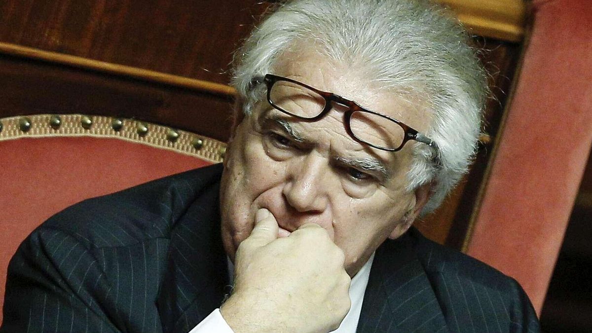 Rischio altissimo di non superare la soglia di sbarramento anche per Alleanza Liberalpopolare (Ala) di Denis Verdini © ansa