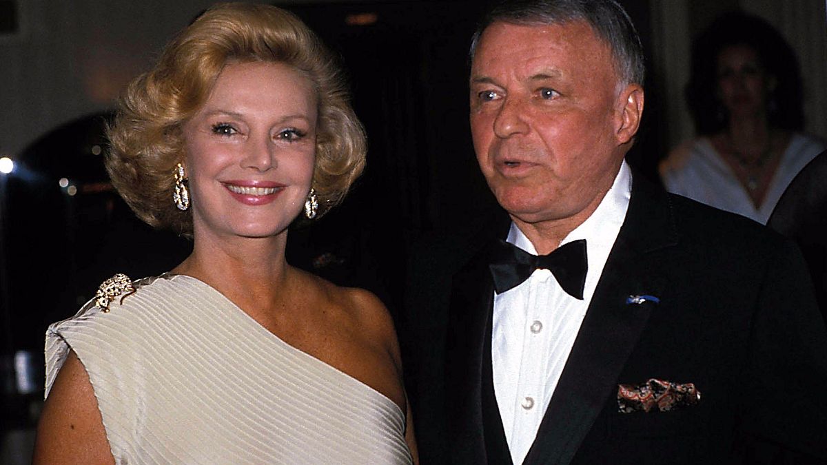 Frank Sinatra, insieme alla moglie Barbara, nel 1986 © agenzia