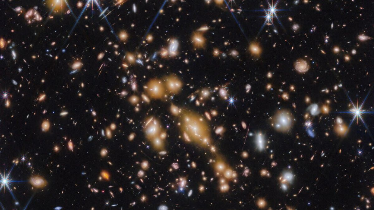  © ESA/Webb, NASA & CSA, L. Bradley (STScI), A. Adamo (Stockholm University) and the Cosmic Spring collaboration)