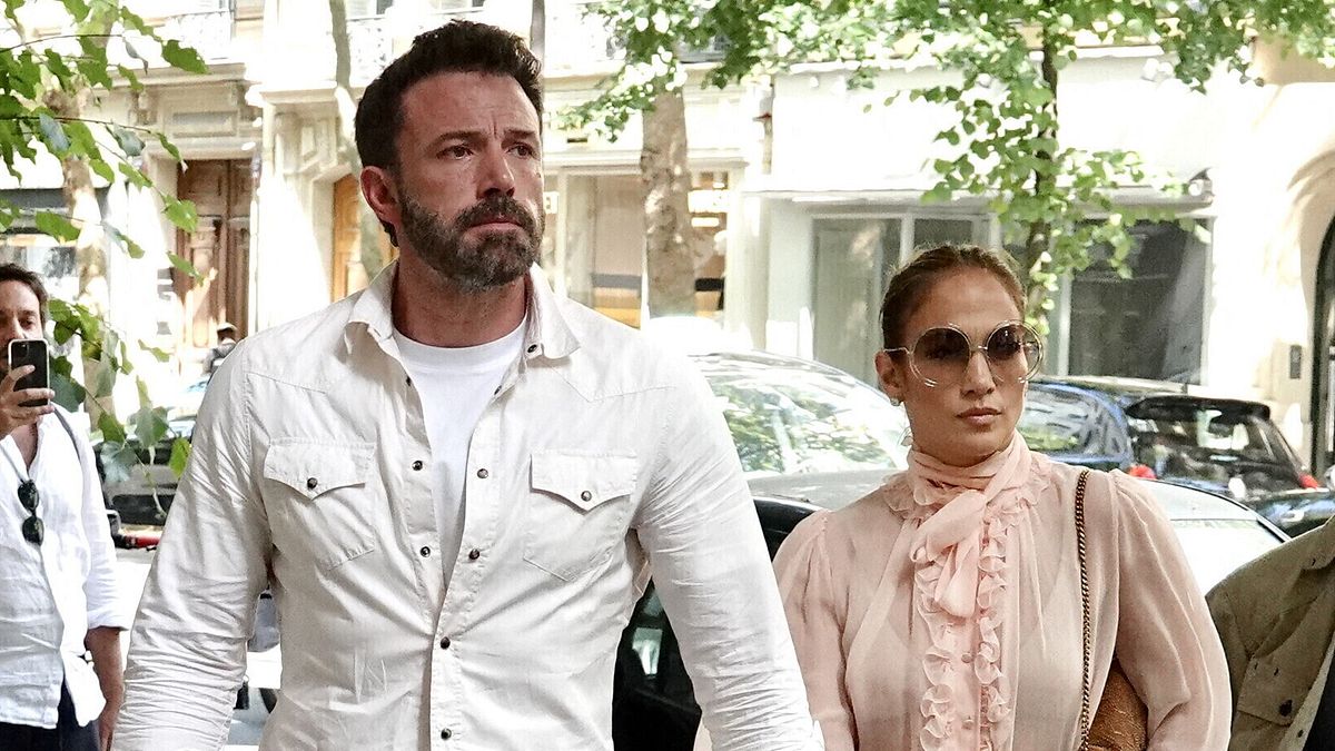 I look di Jennifer Lopez durante la luna di miele a Parigi con il neo marito Ben Affleck  © IPA