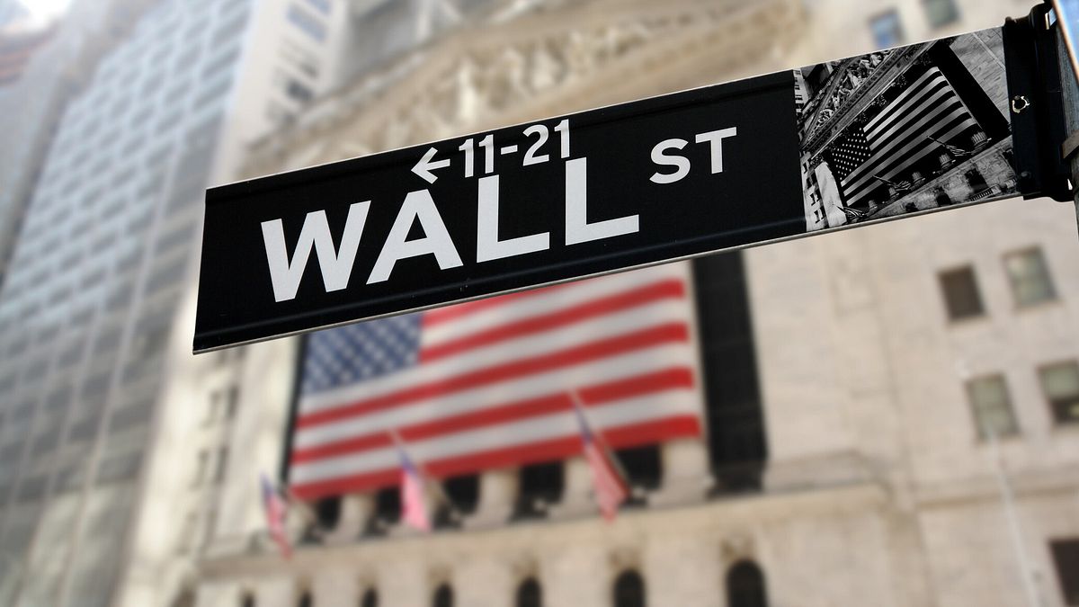 Detail of Wall Street Sign © Dal Web