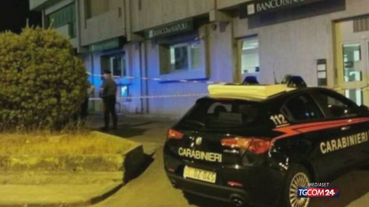 Lecce, la moglie dell'uomo ucciso davanti al bancomat: "Ancora non ci credo" © Da video