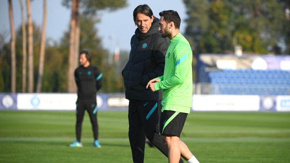 Inzaghi e Calhanoglu © Getty Images