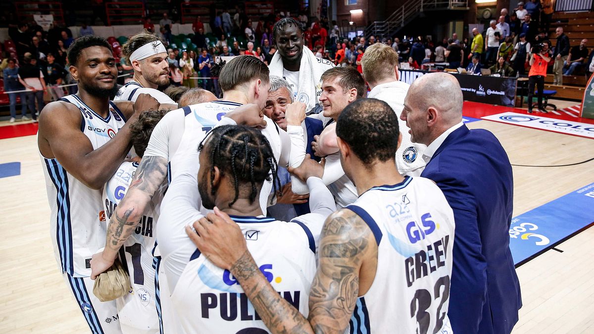  © napolibasket.it