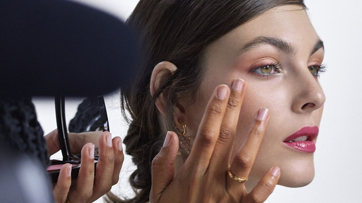 Chanel Beauté, Vittoria Ceretti per la Collezione primavera estate 2025 (copyright Chanel) © Ufficio stampa