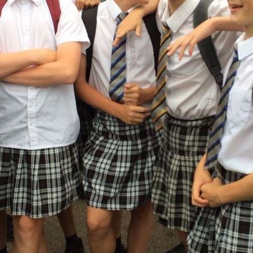 Edimburgo scuola elementare chiede ai bambini di indossare la gonna Per promuovere l uguaglianza Tgcom24