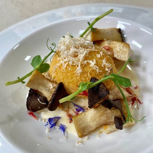 Uovo fritto con fonduta di formaggio e funghi by chef Michelangelo Citino