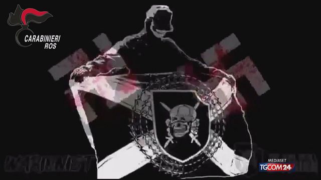 © Da video | 18.05 TERRORISMO, 17ENNE IN MANETTE