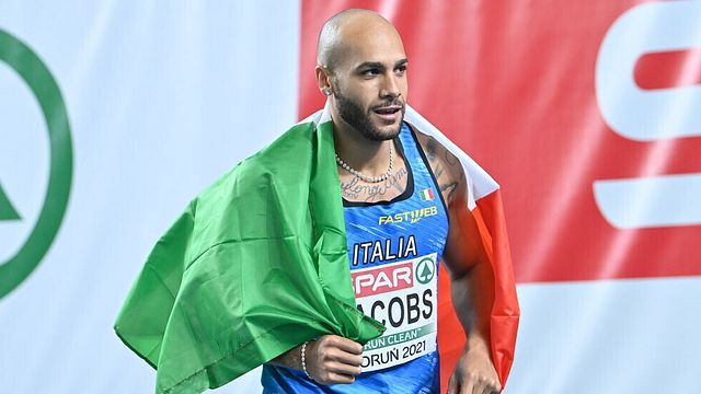 © Getty Images | 6 marzo 2021: nel corso dei campionati europei indoor di Torun in Polonia, Jacobs ottiene la prima grande affermazione della sua carriera dominando la finale dei 60 metri con il tempo di 6"47, che gli vale anche il nuovo primato italiano appartenente dal 2013 a Michael Tumi con 6"51.
