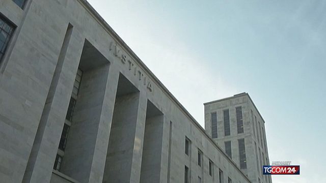 © Da video | 18.00 MILANO, TENSIONE PROCURA GIP SRV