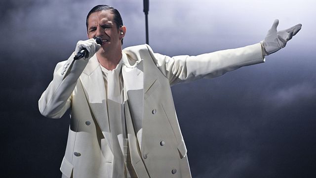 © Ansa | Achille Lauro canta Perdutamente per le vittime di Crans Montana