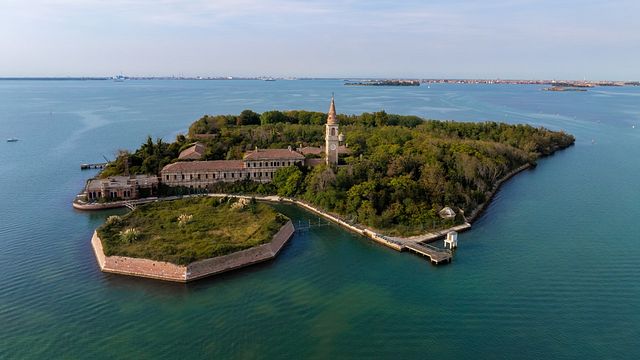 © Ufficio stampa |  L'isola abbandonata di Poveglia a Venezia, luogo del cuore di Melania Mazzucco.