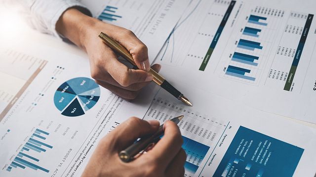  | Close up Business people meeting to discuss the situation on the market. Business Financial Concept