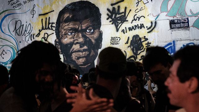 © Afp |  Un ritratto di Zumbi das Palmares, il leader della resistenza degli schiavi afro-brasiliani ucciso nel 1695, dipinto su un muro a Pedra do Sal, in Brasile