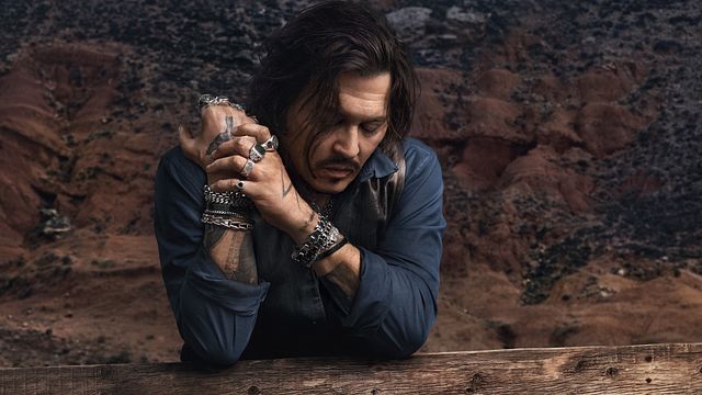 © Ufficio stampa | Johnny Depp per Sauvage Extrait di Dior (credit: Jean-Baptiste Mondino)
