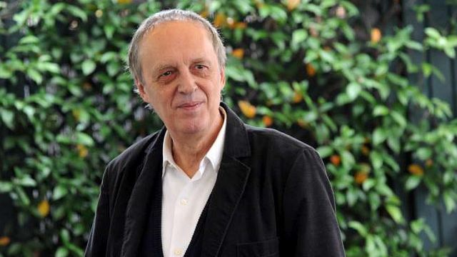 © agenzia